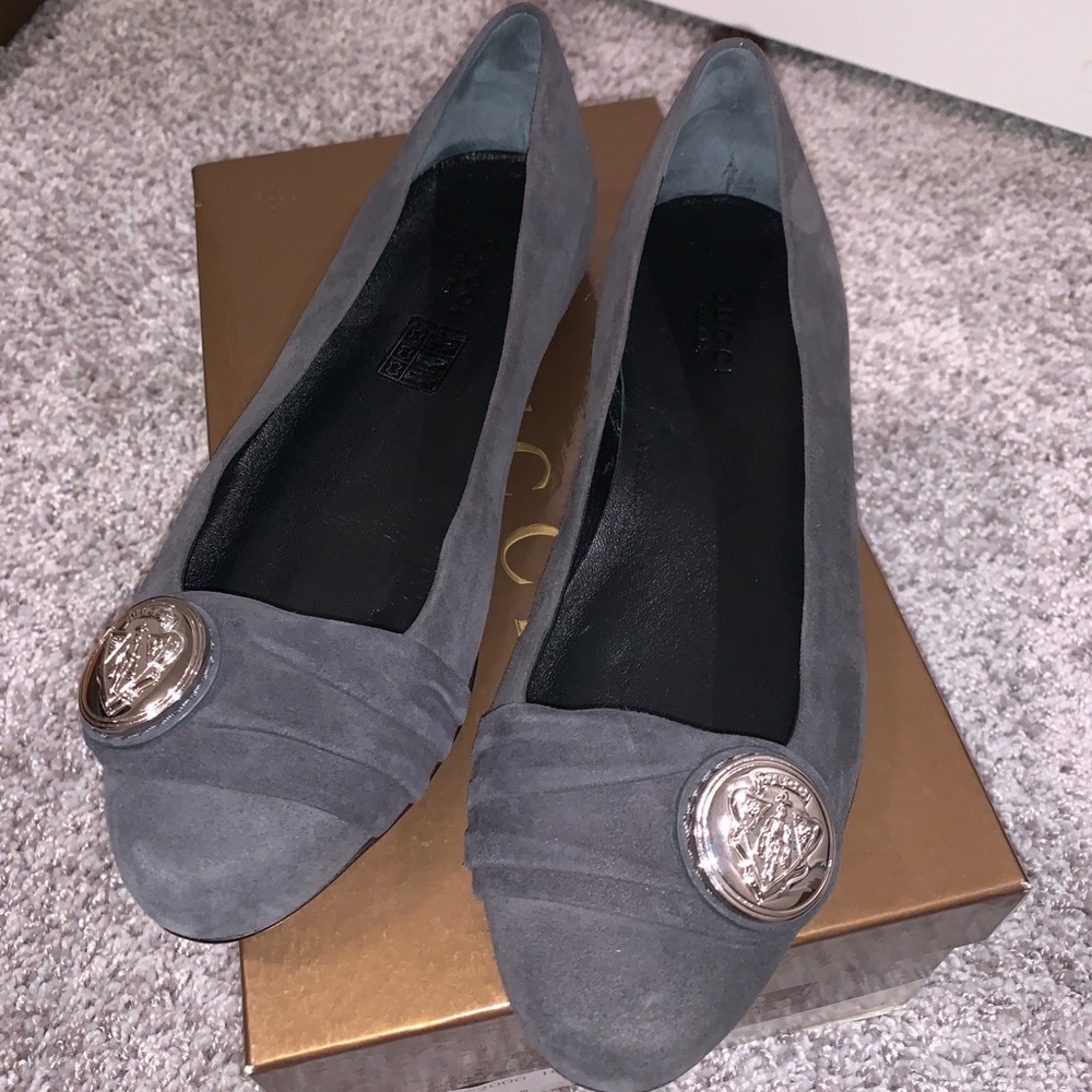 AUTH NIB GUCCI ORNAMENT GREY SUEDE FLATS SZ 36.5